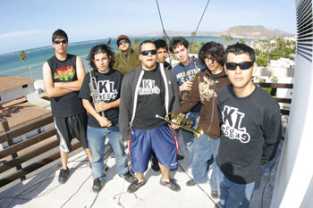 K-L Reggae junto al mar